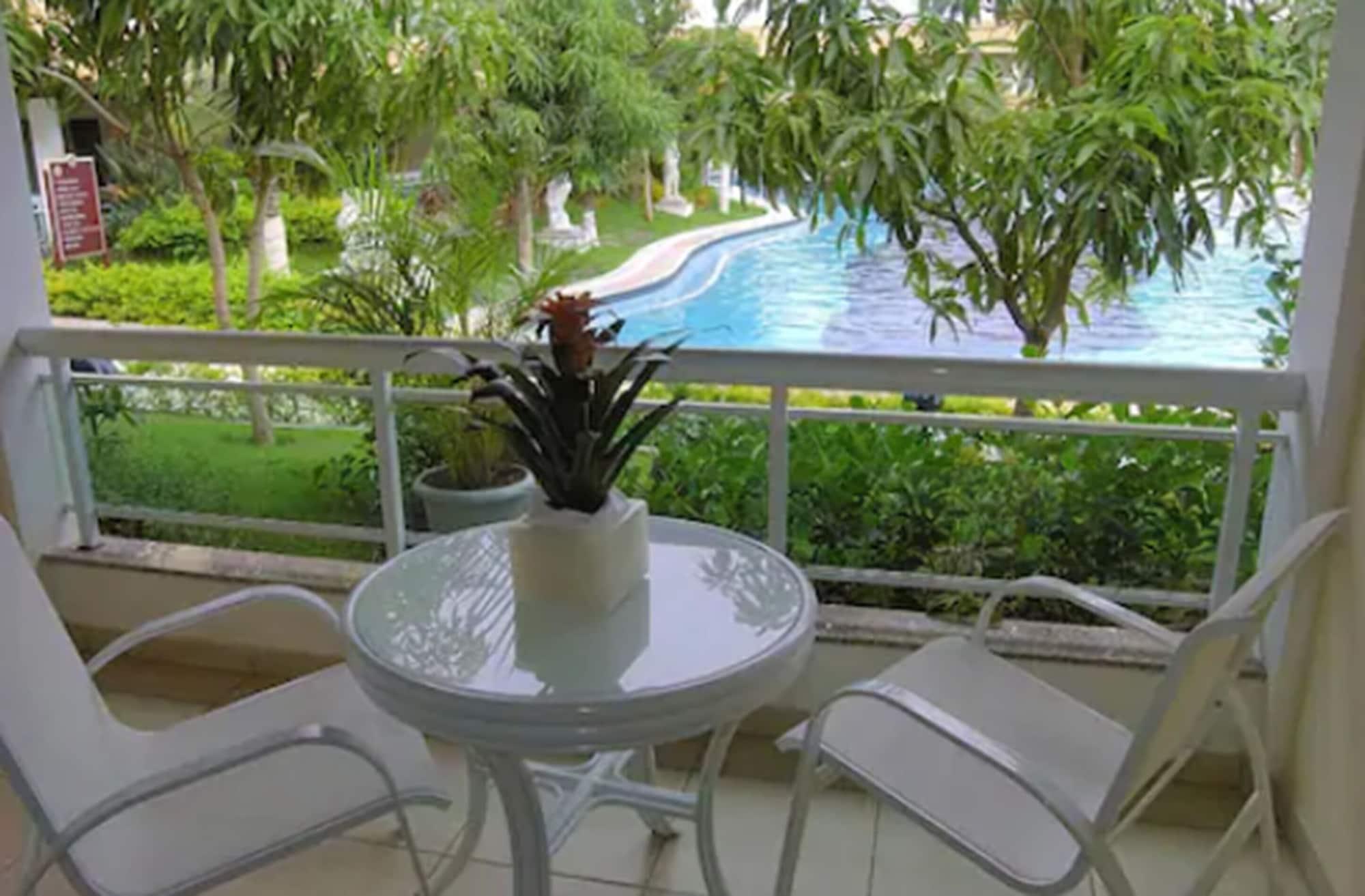 Hotel Atlântico Búzios Convention Esterno foto Balcony of a hotel room