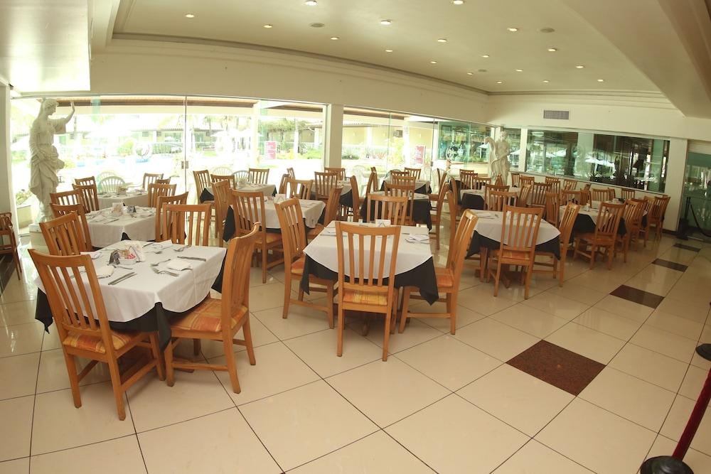 Hotel Atlântico Búzios Convention Esterno foto The dining room at the restaurant