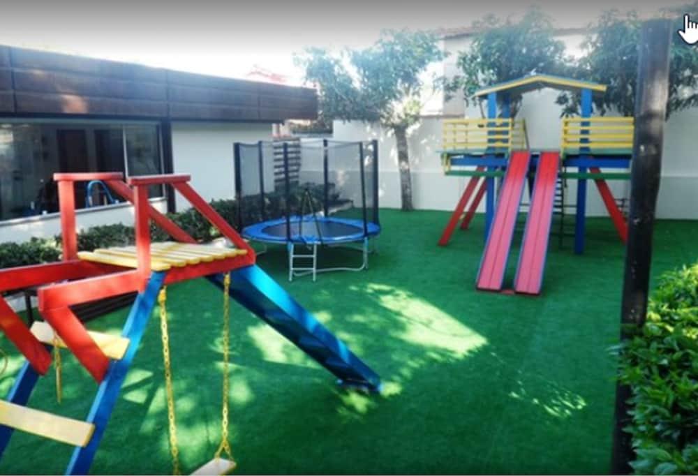Hotel Atlântico Búzios Convention Esterno foto Playground at the school