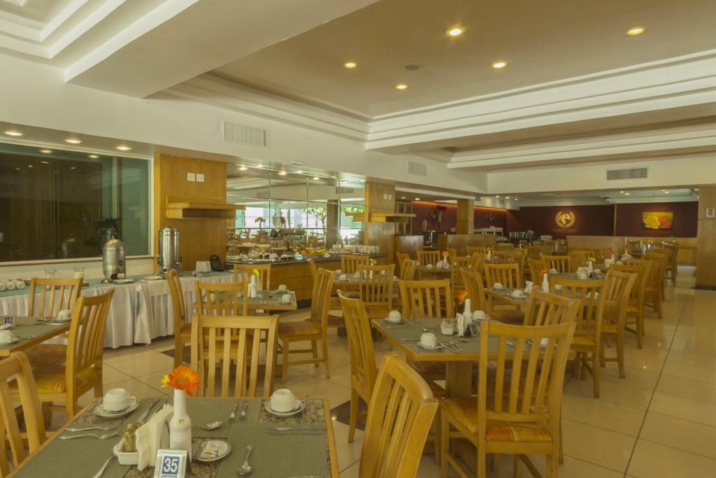Hotel Atlântico Búzios Convention Esterno foto The restaurant at the hotel