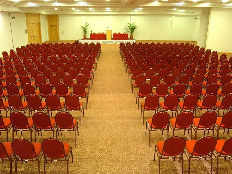 Hotel Atlântico Búzios Convention Esterno foto The main conference hall